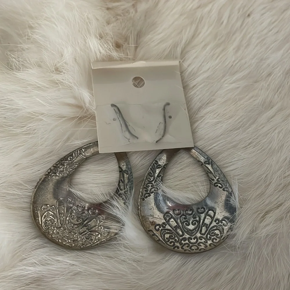 Silver Tone Oval Shaped Textured Pierced Earrings